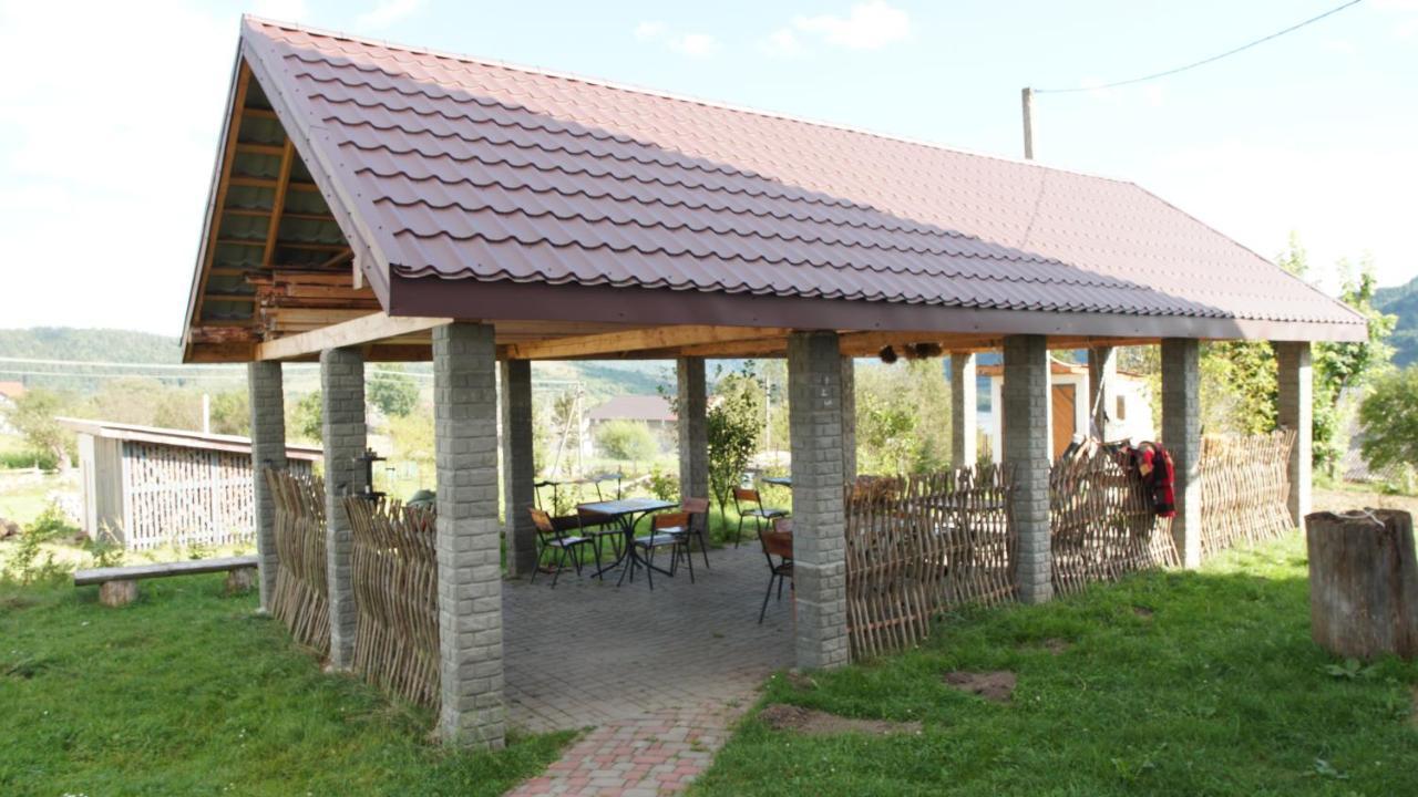 Hotel U Dvori Podgorodtsy Esterno foto