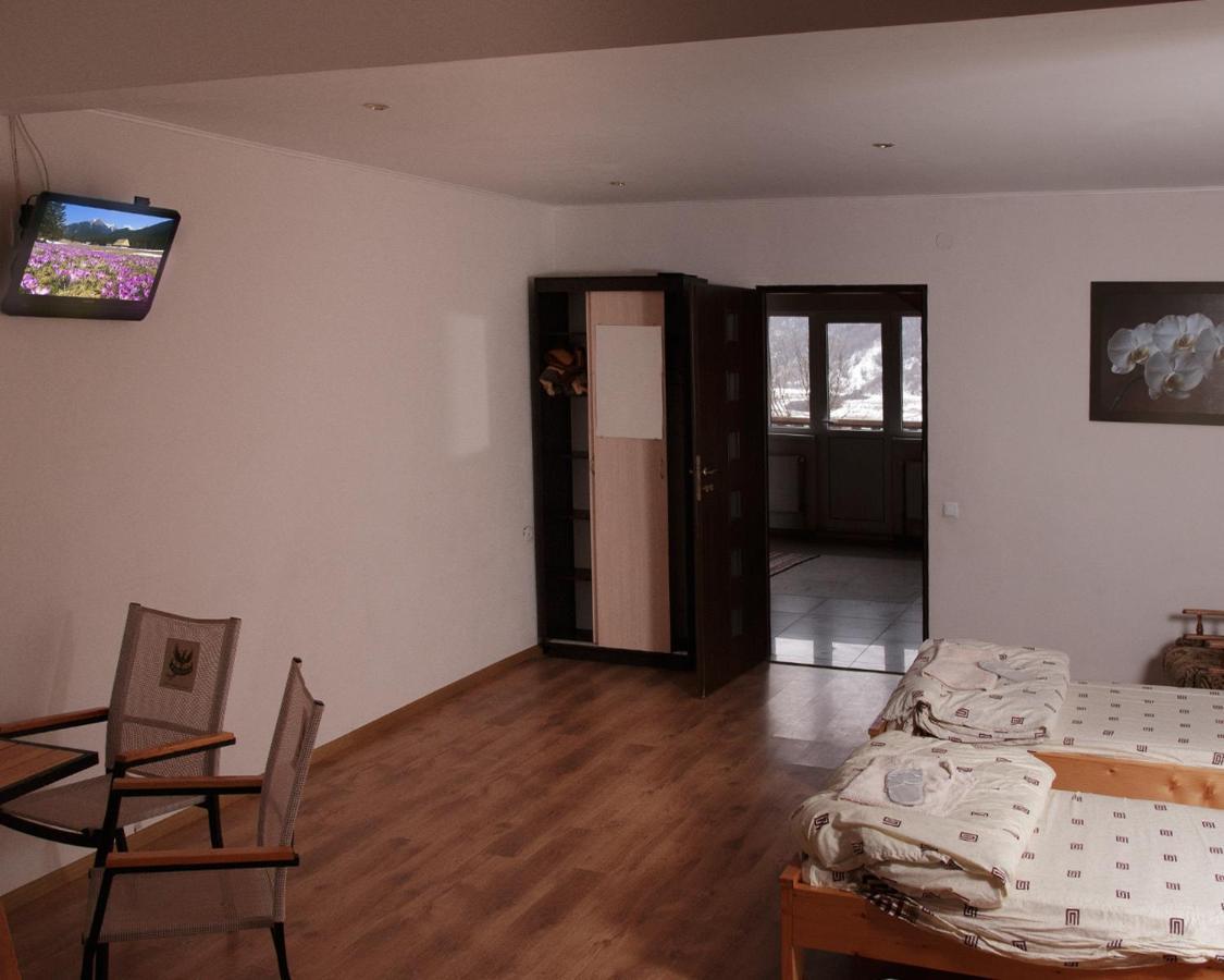 Hotel U Dvori Podgorodtsy Esterno foto