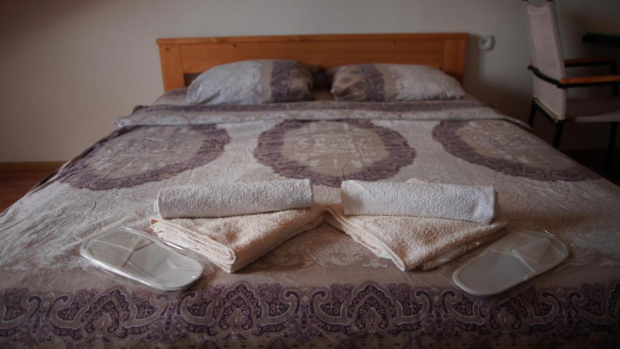 Hotel U Dvori Podgorodtsy Esterno foto