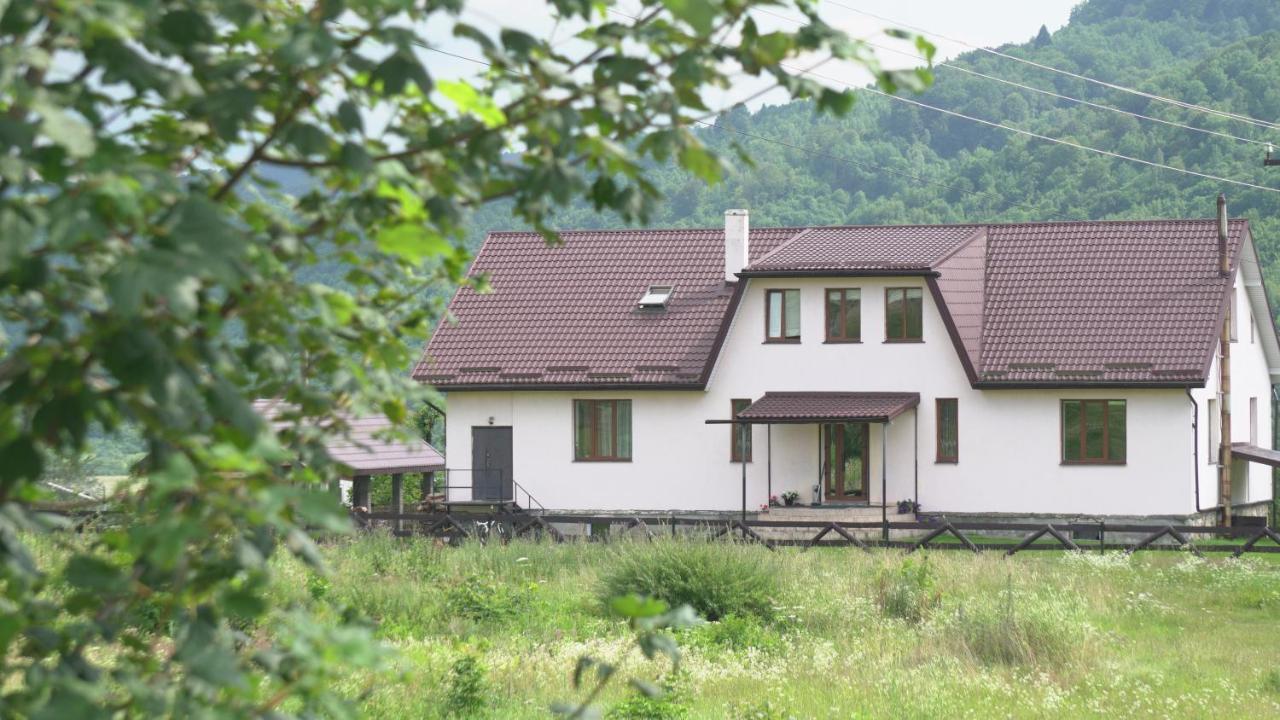 Hotel U Dvori Podgorodtsy Esterno foto