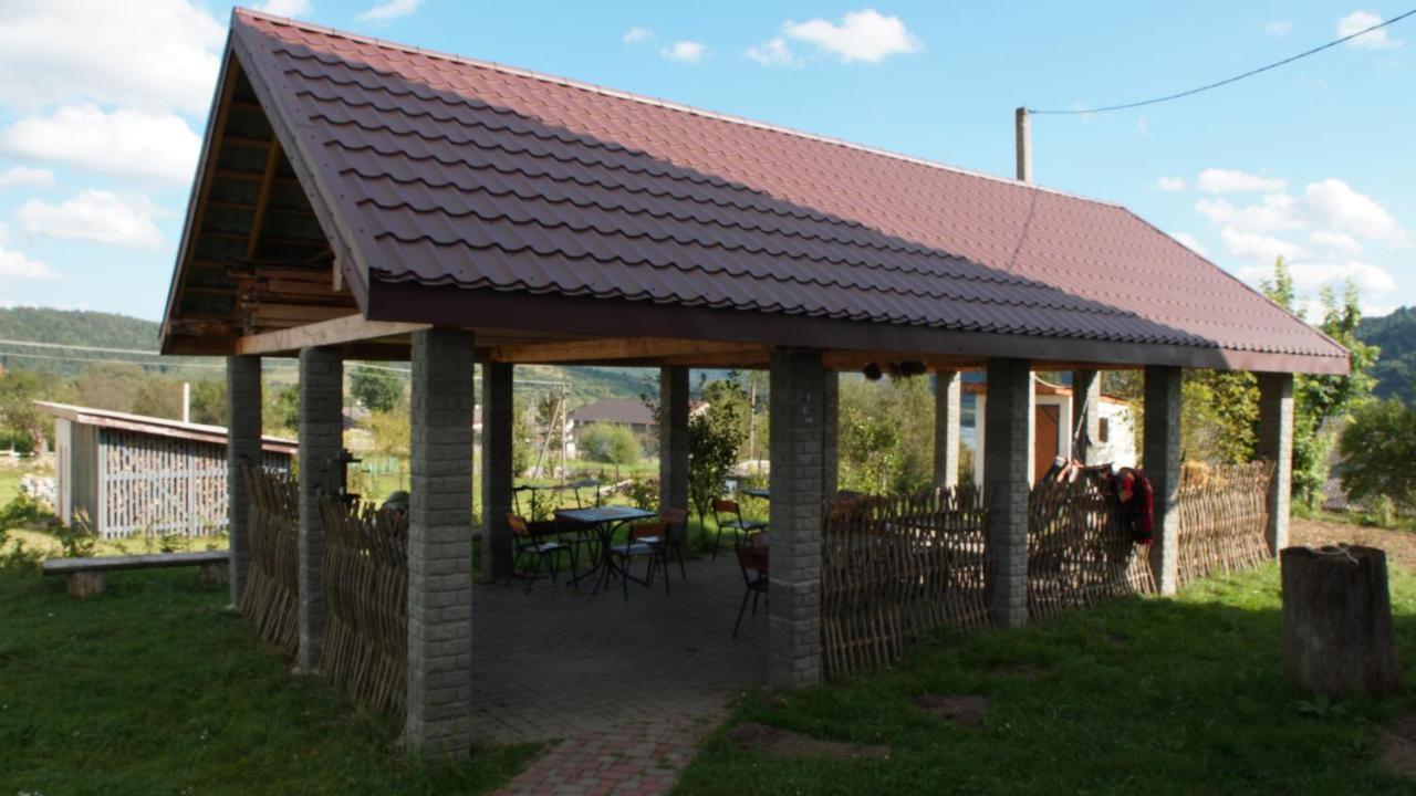 Hotel U Dvori Podgorodtsy Esterno foto