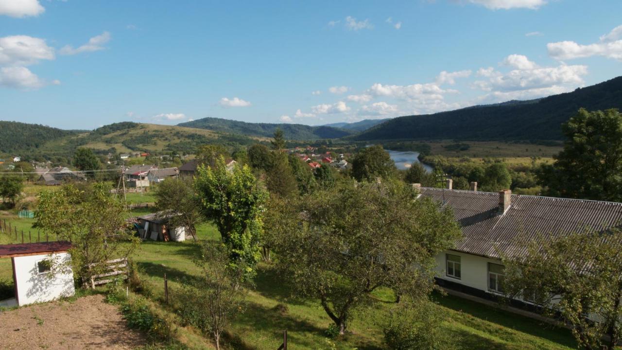 Hotel U Dvori Podgorodtsy Esterno foto
