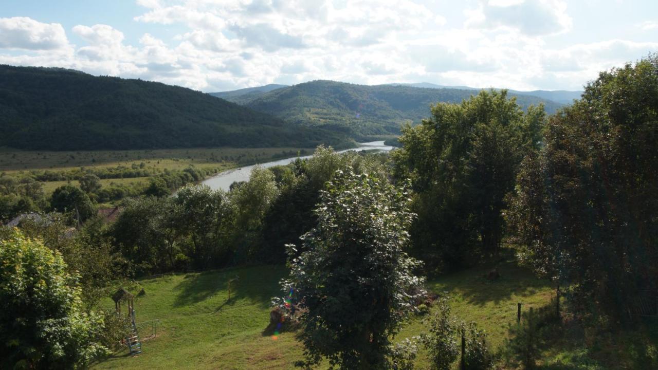 Hotel U Dvori Podgorodtsy Esterno foto