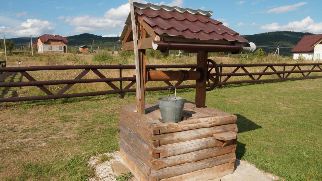 Hotel U Dvori Podgorodtsy Esterno foto