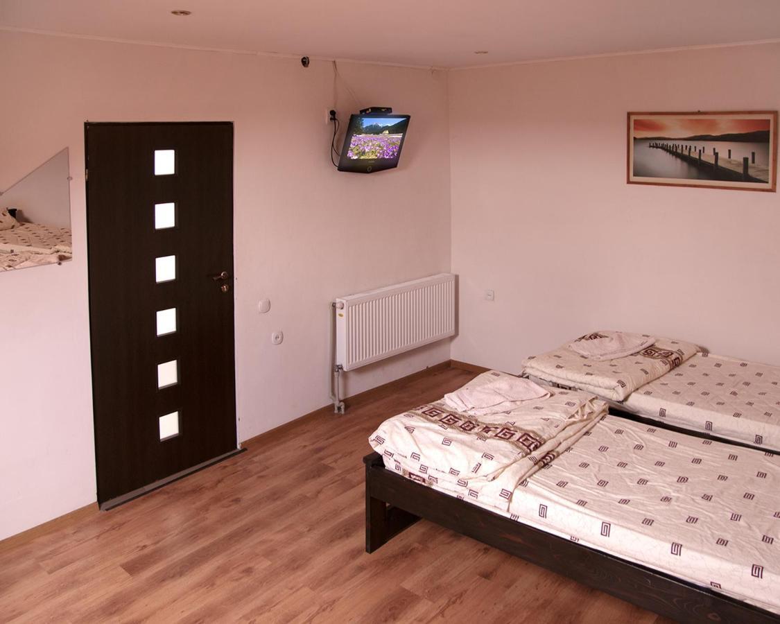 Hotel U Dvori Podgorodtsy Esterno foto