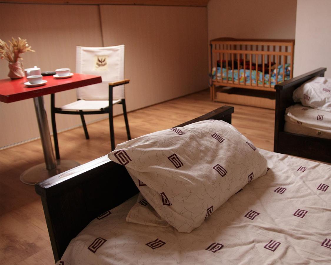 Hotel U Dvori Podgorodtsy Esterno foto