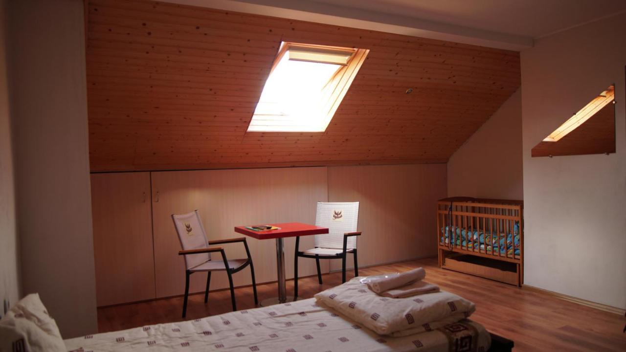 Hotel U Dvori Podgorodtsy Esterno foto