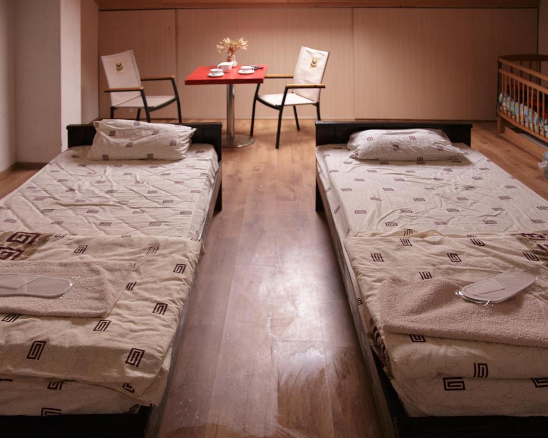 Hotel U Dvori Podgorodtsy Esterno foto