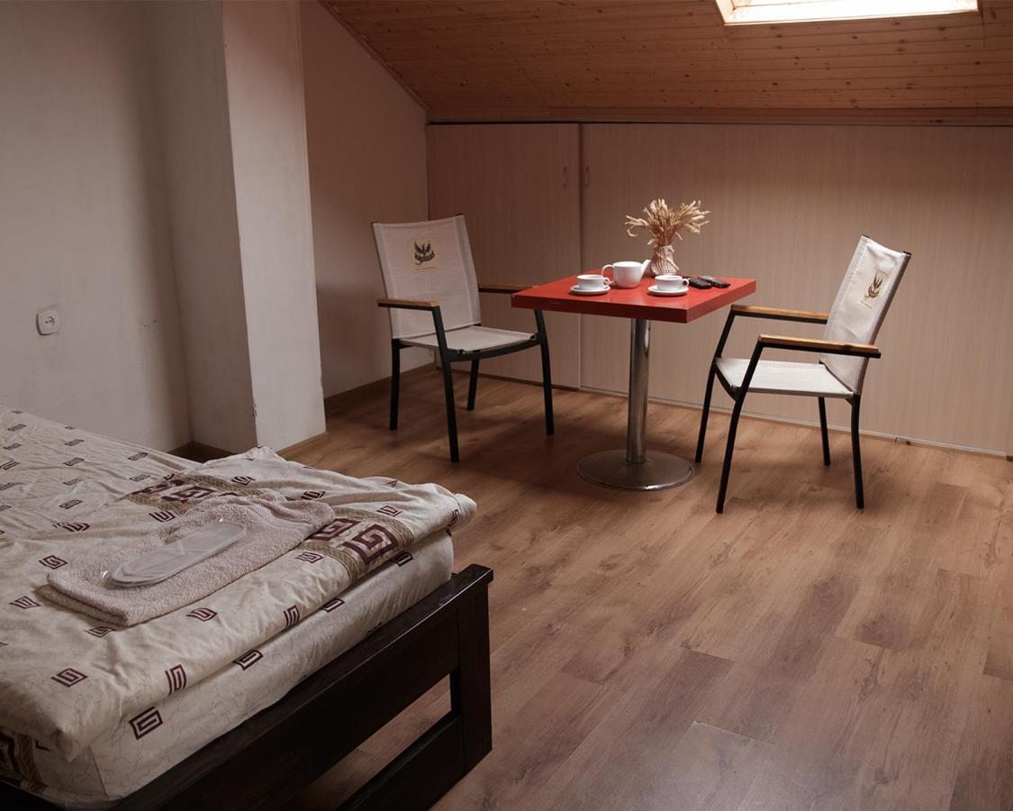 Hotel U Dvori Podgorodtsy Esterno foto