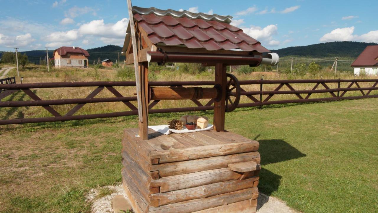 Hotel U Dvori Podgorodtsy Esterno foto