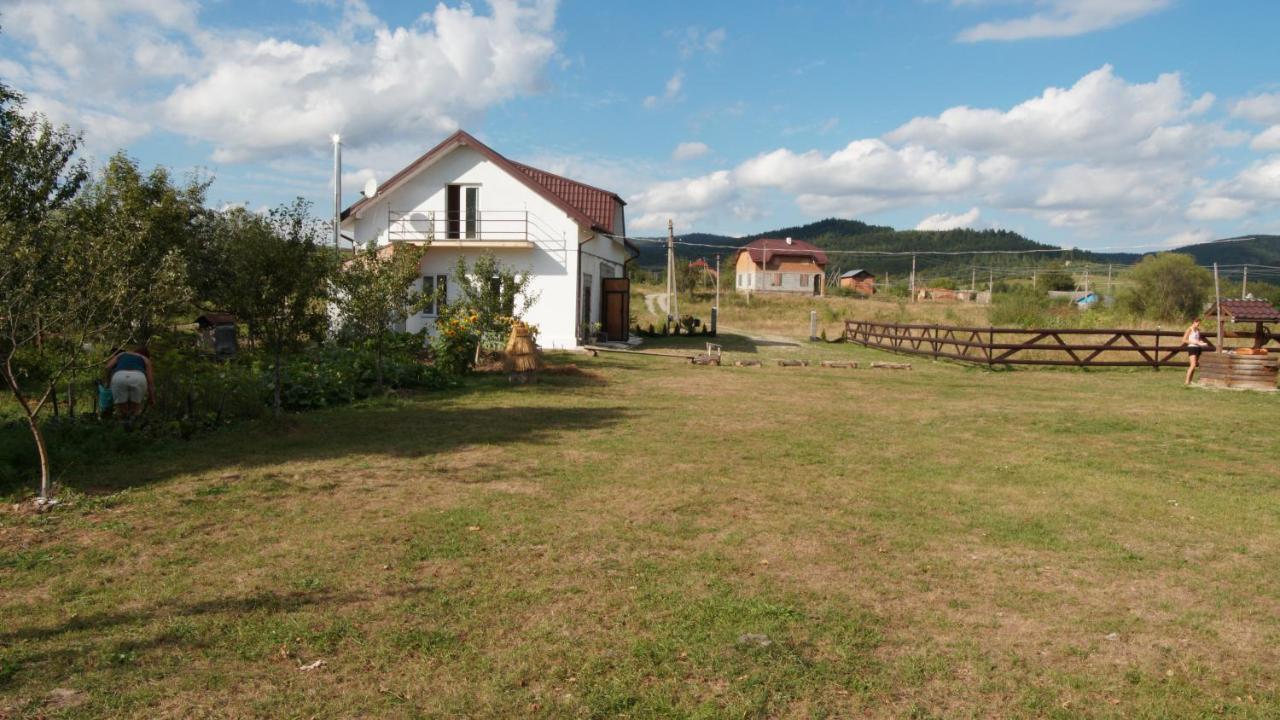 Hotel U Dvori Podgorodtsy Esterno foto